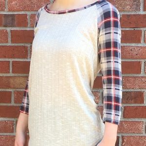 Plaid Sleeved Cream Tee
